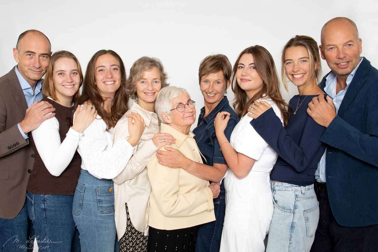 Welkom op mijn fotostudio! Familie in de fotostudio familie groep fotostudio geldrop img 7763