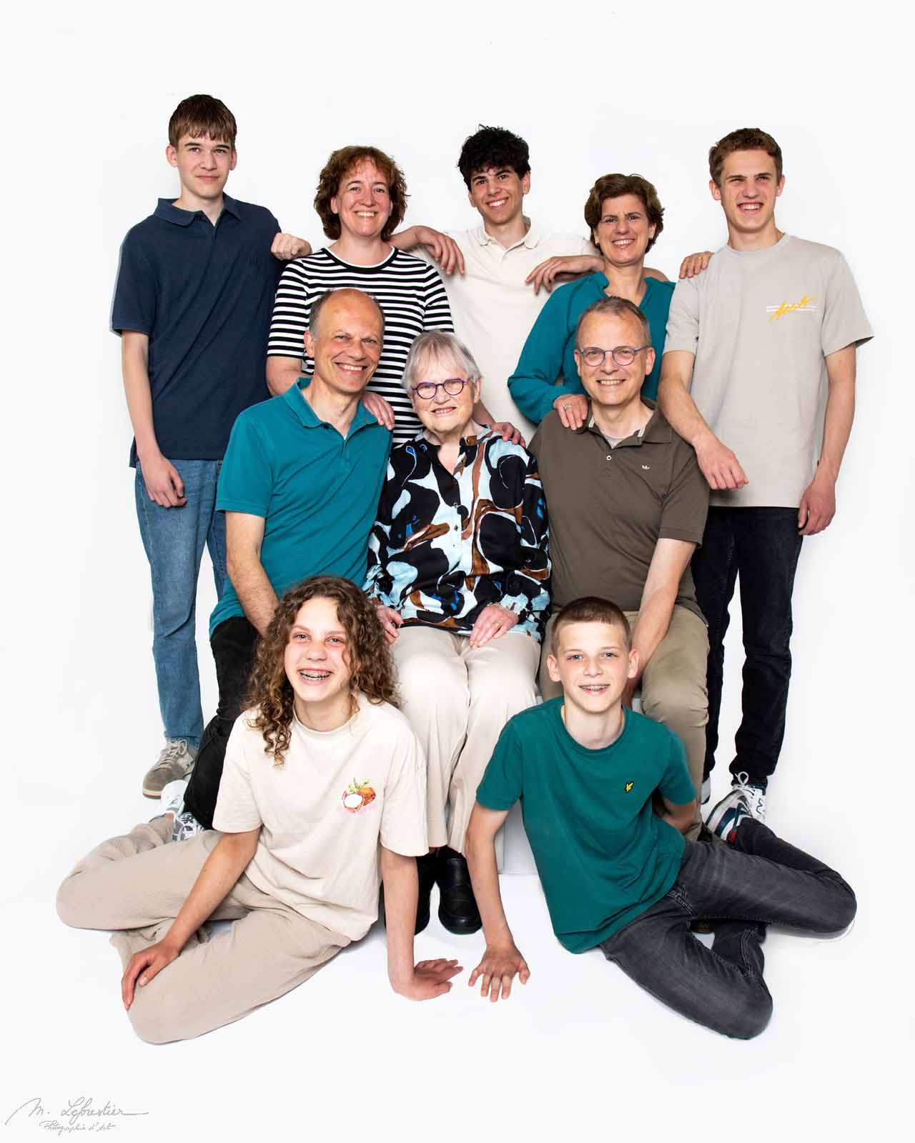Welkom op mijn fotostudio! Familie in de fotostudio groepsfoto fotografie geldrop img 6526